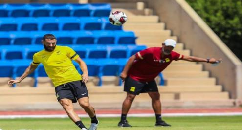 عاصفة بنزيما تطرد سانتو.. الصحف العالمية تعلق على رحيل مدرب الاتحاد